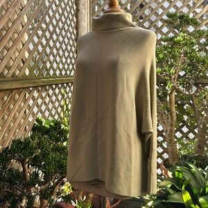 AMAZON, Turtleneck Sweater. Pale Green. Size XS. OVERSIZED Dolman sleeves